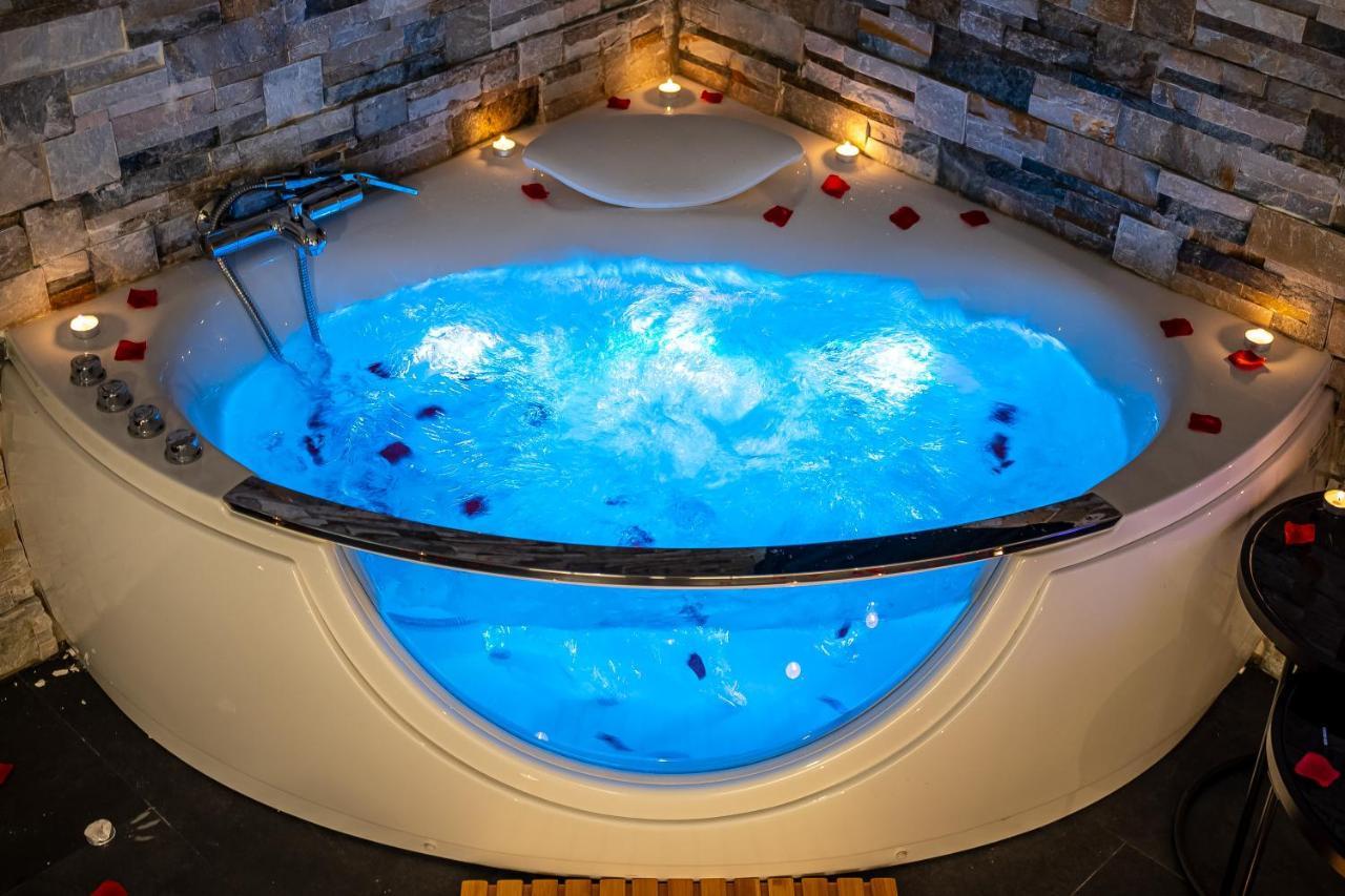 Appartement Cocon Relax - Jacuzzi - Cinema à Montbéliard Extérieur photo