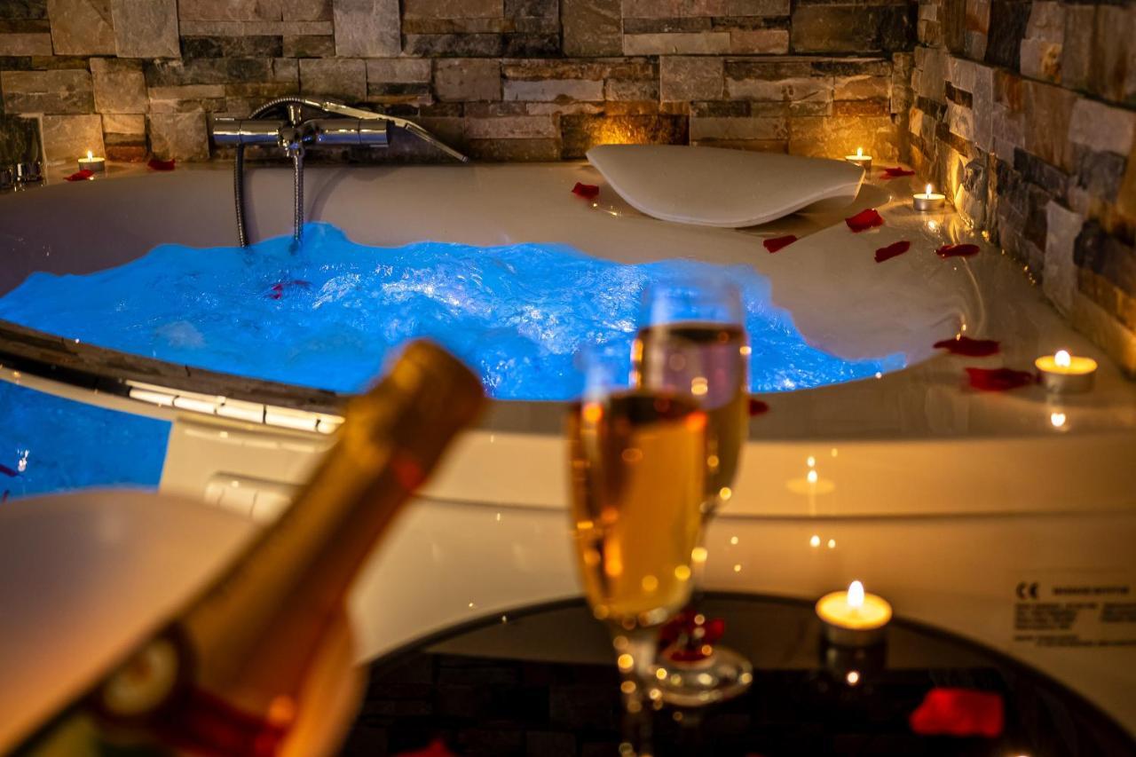 Appartement Cocon Relax - Jacuzzi - Cinema à Montbéliard Extérieur photo