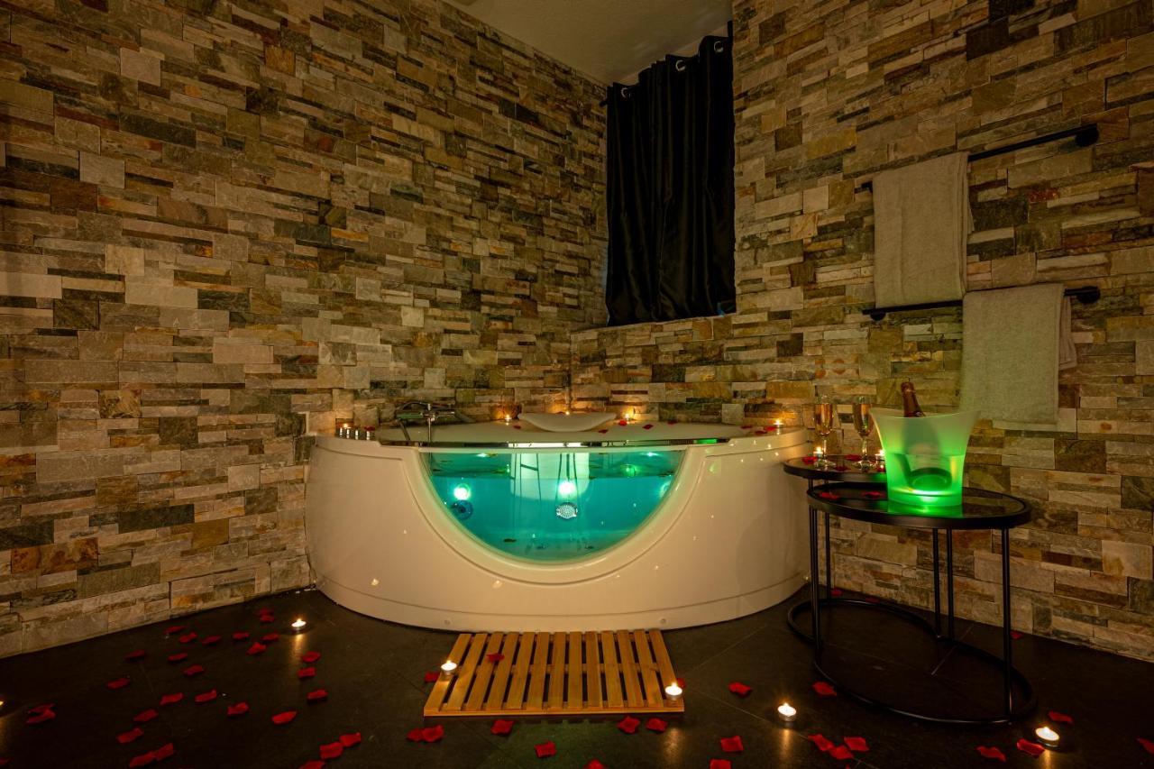 Appartement Cocon Relax - Jacuzzi - Cinema à Montbéliard Extérieur photo